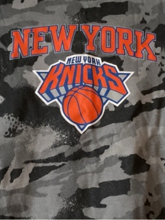 NBA Other - NBA New York Knicks Gray & Black Camo Graphic Tee- L 14/16